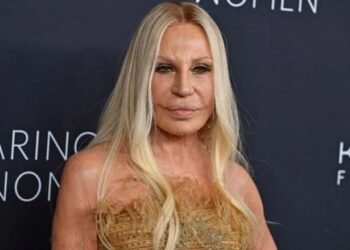 طرح علامتي “فيرزاتشي” و” جيمي شوو” للبيع رسميًا