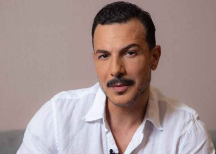 باسل خياط في أجواء رومانسية مع عائلته