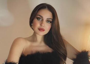 اول ظهور لـ خطيب زينب فياض ابنة هيفاء وهبي