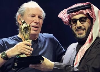 تركي آل الشيخ يكرم هانز زيمر بعد ليلة موسيقية استثنائية في الرياض