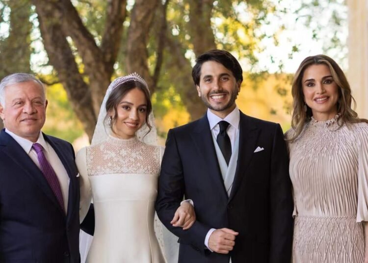 الملكة رانيا تعلن حمل ابنتها الأميرة إيمان