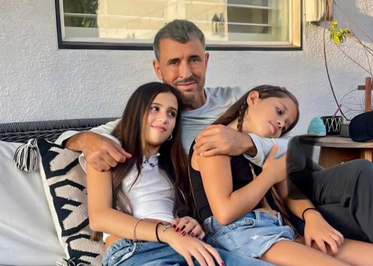 صورة لكاظم الساهر مع حفيدتيه تتصدر حديث الجمهور