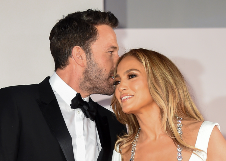 جينيفر لوبيز تختار العيش قرب بن أفليك مقابل مبلغ ضخم