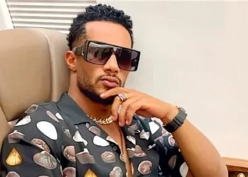 فيديو لـ محمد رمضان في الشانزليزيه يثير الجدل