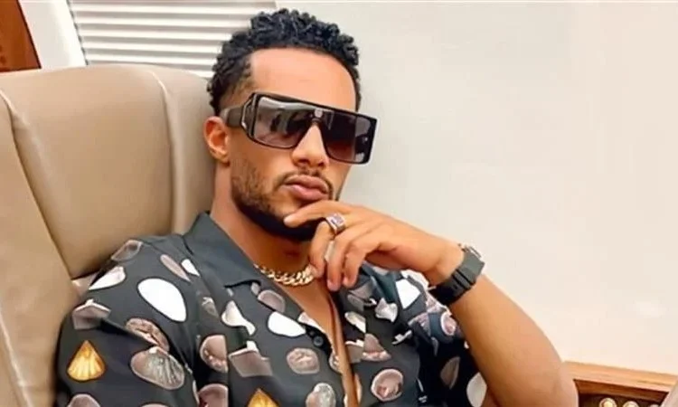 فيديو لـ محمد رمضان في الشانزليزيه يثير الجدل