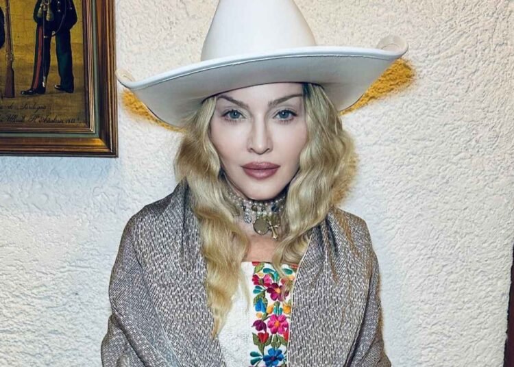 ما حقيقة ارتباط مادونا بحبيبها الذي يصغرها بـ 40 عامًا؟