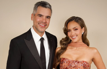 جيسيكا ألبا تعلن انفصالها عن كاش وارن