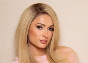 باريس هيلتون تزور منزلها المتفحم بعد حرائق لوس أنجلوس