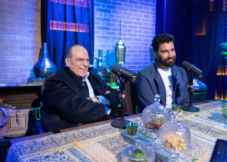 نجوم العالم العربي يطلون في بودكاست “Behind The Sheen” على منصة “شاهد” مع لبنى عبد العزيز في رمضان