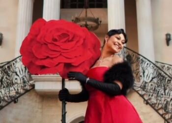 مصممة الازياء مينا رحال تخرج عن المألوف في تصاميم عيد الحب