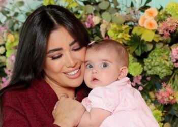 جيسيكا عازار تستعرض الزينة المميزة الخاصة بابنتها “شاها”