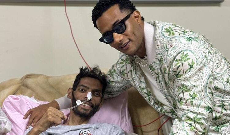 محمد رمضان يساند إبراهيم شيكا في أزمته الصحية