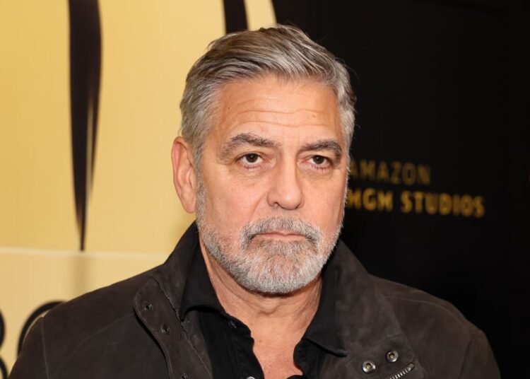 جورج كلوني يكشف معاناته الطويلة مع الألم المزمن