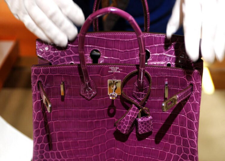 الصين تكشف المستور وتفضح الماركات العالمية