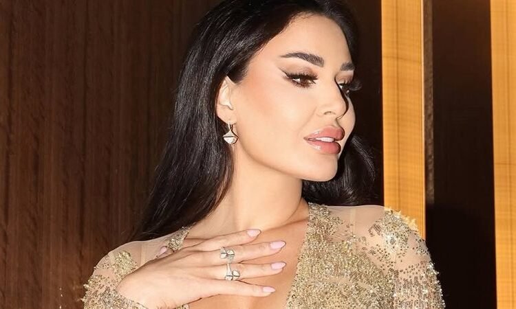 سيرين عبد النور بإطلالة ذهبية آسرة في دبي