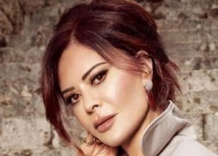 كارمن لبس تُفجع بوفاة والدتها