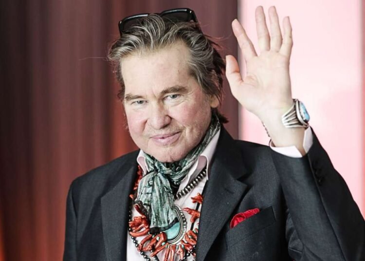 وفاة نجم سلسلة “باتمان” فال كيلمر عن عمر 65 عاماً