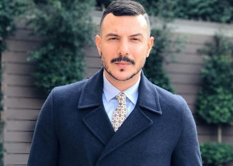 والدة باسل خياط تلفت الأنظار في اول ظهور علني لها