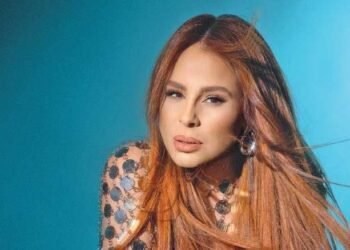 كارول سماحة برسالة مؤثرة لجمهورها بعد عرض مسرحيتها “كلو مسموح”