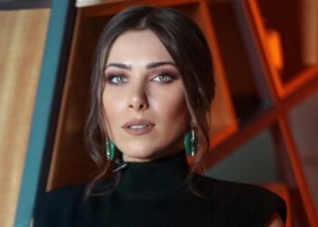 دانييلا رحمة تجهش بالبكاء بعد لقائها عددا من الأطفال ذوي الهمم