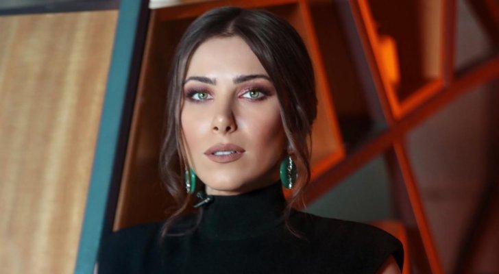 دانييلا رحمة تجهش بالبكاء بعد لقائها عددا من الأطفال ذوي الهمم