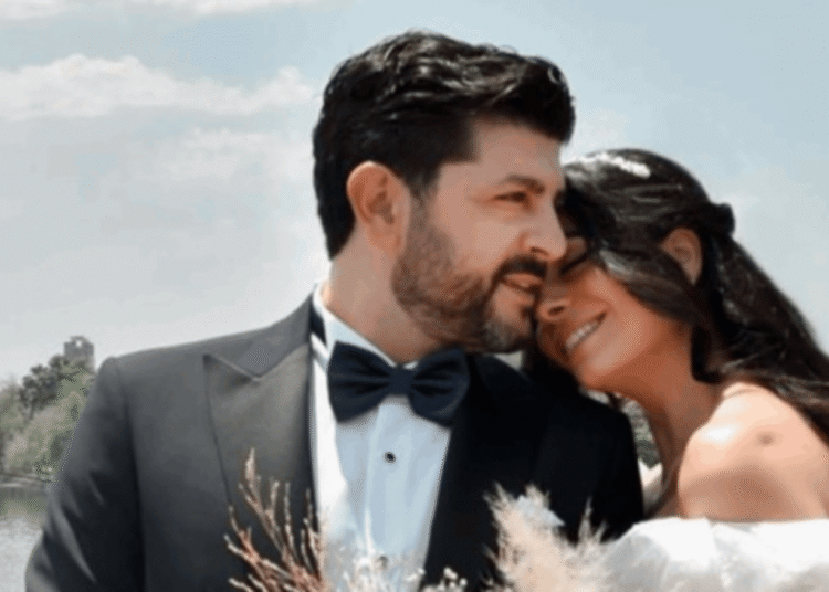 طوني عيسى بتصريح جريء عن زوجته.. هل يقبّل قدميها؟