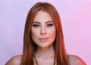 كارول سماحة في اول اطلالة على المسرح بعد أيام من وفاة زوجها وليد مصطفى