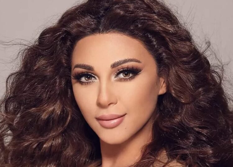 ميريام فارس تحتفل بميلادها بفستان قصير وبأجواء خاصة