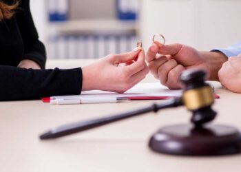 بعد ماريتا الحلاني.. ممثل لبناني يحذف صوره مع زوجته فهل انفصلا؟