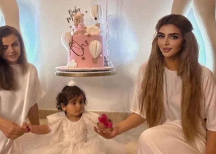 الشيخة مهرة تحتفل بعيد ميلاد ابنتها الأول