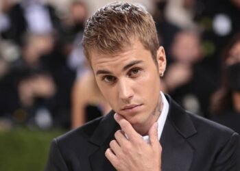 جاستن بيبر يواصل تبرير أفعاله المثيرة للجدل وهذا ما قاله