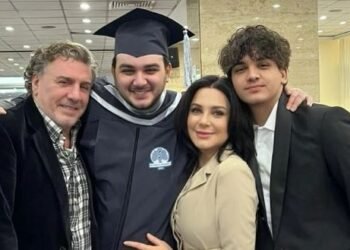 سلاف فواخرجي ووائل رمضان يحتفلان بتخرج ابنهما حمزة