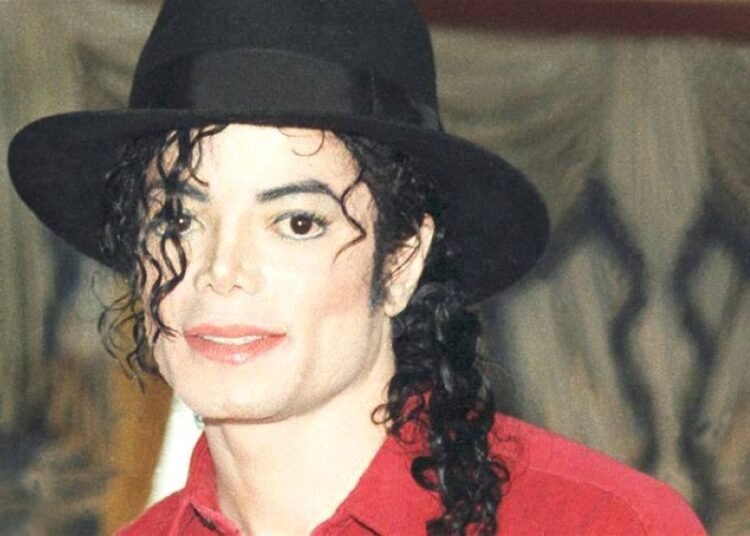 فضيحة مالية تهز إرث مايكل جاكسون.. وابنته تتدخل