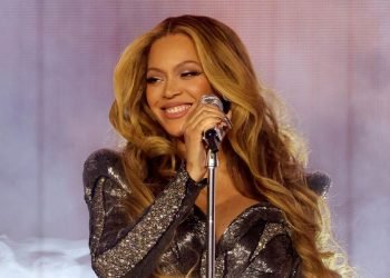 بيونسيه تحقّق رقما خياليا في يونيو من جولتها الغنائية