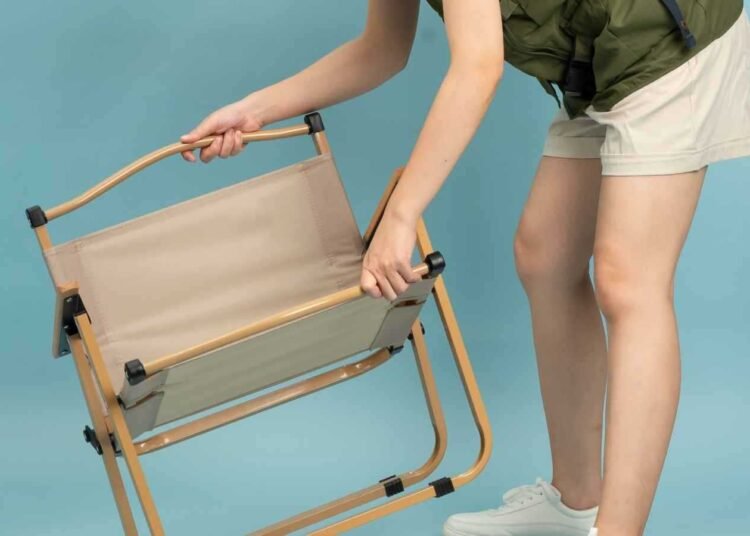 كراسي محمولة وحقائب مقاعد.. أبرز الابتكارات العصرية