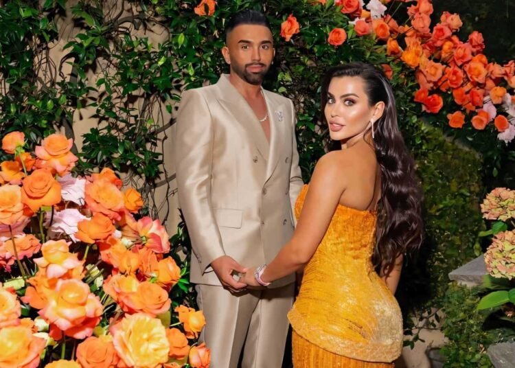 اليكم سبب اختيار يومي هذا التاريخ للاحتفال بزواجها