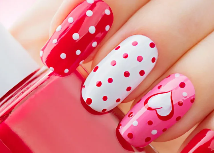 أظافر البولكا.. رائعة ومنعشة هذا الصيف