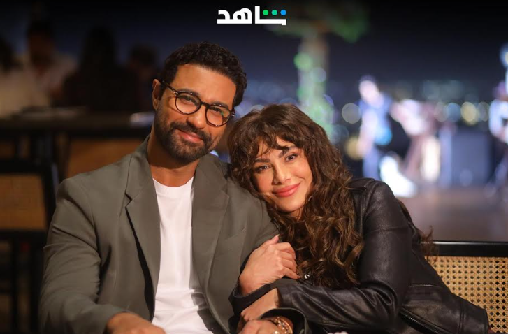 كريم فهمي وصبا مبارك يعيشان مرّ الحياة وحلاوتها في “220 يوم”