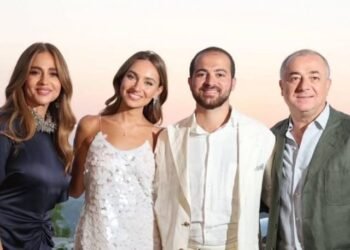 جوليا بطرس تحتفل بخطوبة ابنها في أجواء عائلية