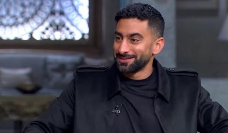 نجاة أنس بوخش بعد احتراق سيارته بشكل مفاجئ