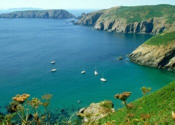 سبع دول ساحرة تضم آلاف الجزر المدهشة.. تعرفوا عليها