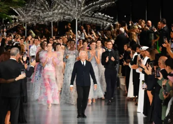 جورجيو أرماني.. مسيرة خالدة من ميلانو إلى العالمية