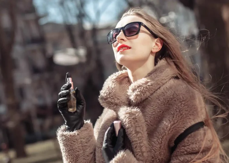 هذه العطور لخريف 2025 تمنحك الدفء والأناقة