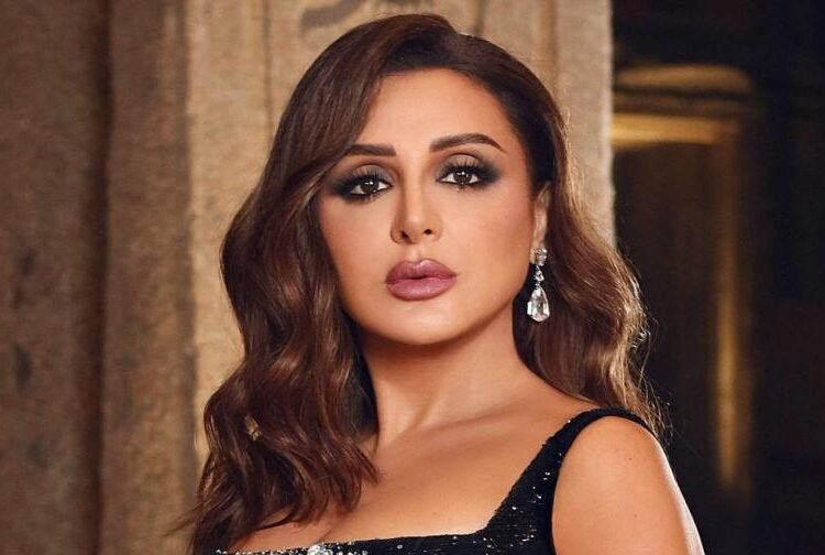 بعد تعافيها من وعكتها الصحية.. أنغام في دبي