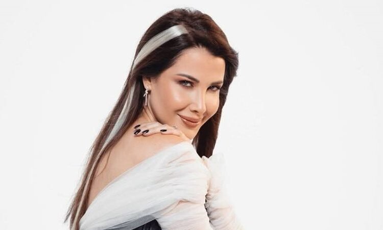 نانسي عجرم تتألق بإطلالة تجمع بين الرقة والتميّز