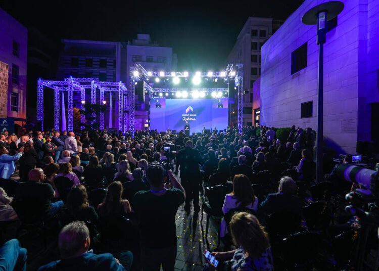 “أسواق بيروت” تبهر العالم بحفل ضخم