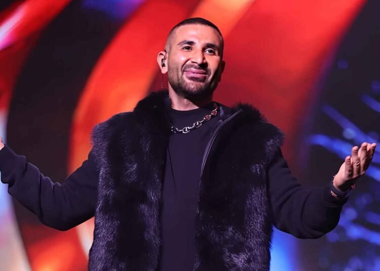 أحمد سعد يشعل كواليس “ذا فويس” بأغنية “سيبوه أنا عايزه حي”