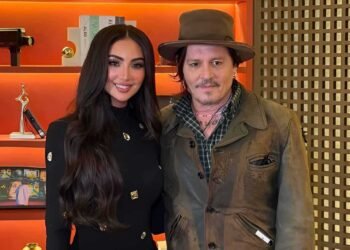 نور الغندور تلتقي جوني ديب في منتدى الأفلام السعودي