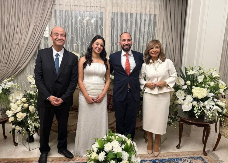 عمرو أديب ولميس الحديدي يحتفلان بقراءة فاتحة نجلهما نور