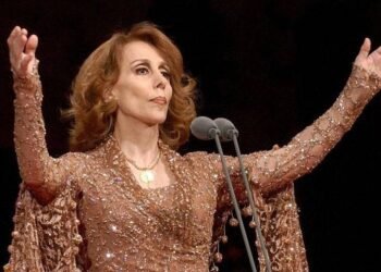 فيروز تُطفئ شمعتها الـ90 والنجوم يهنئونها